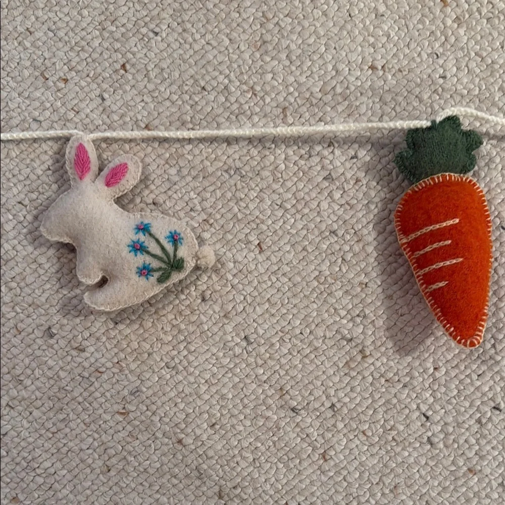 N/A charming garland